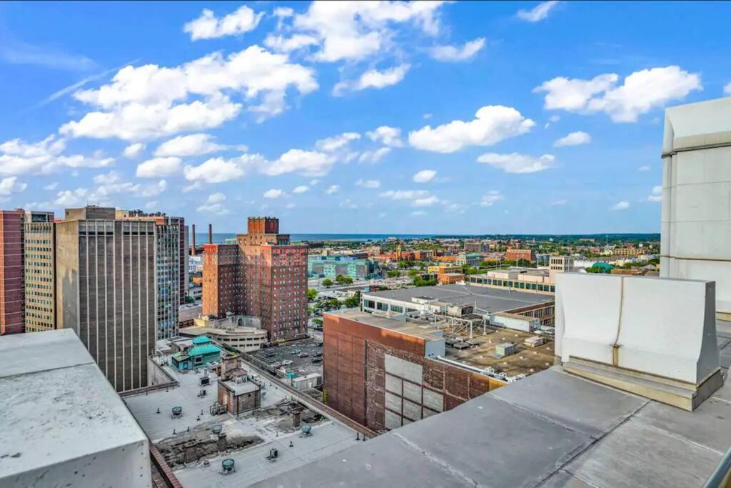 2Br Unit In The Heart Of Dt With View Of Playhouse Square, Pool & Gym Access- 305 Cleveland Exterior foto