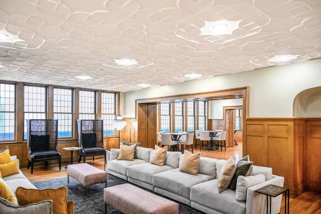 2Br Unit In The Heart Of Dt With View Of Playhouse Square, Pool & Gym Access- 305 Cleveland Exterior foto