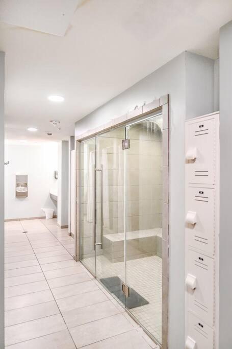 2Br Unit In The Heart Of Dt With View Of Playhouse Square, Pool & Gym Access- 305 Cleveland Exterior foto