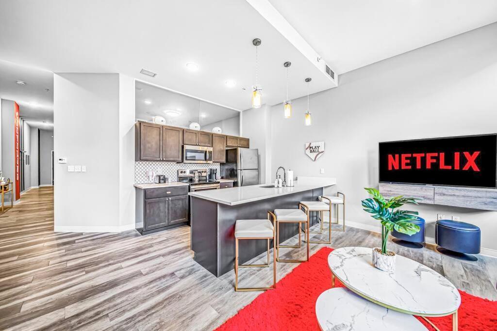 2Br Unit In The Heart Of Dt With View Of Playhouse Square, Pool & Gym Access- 305 Cleveland Exterior foto