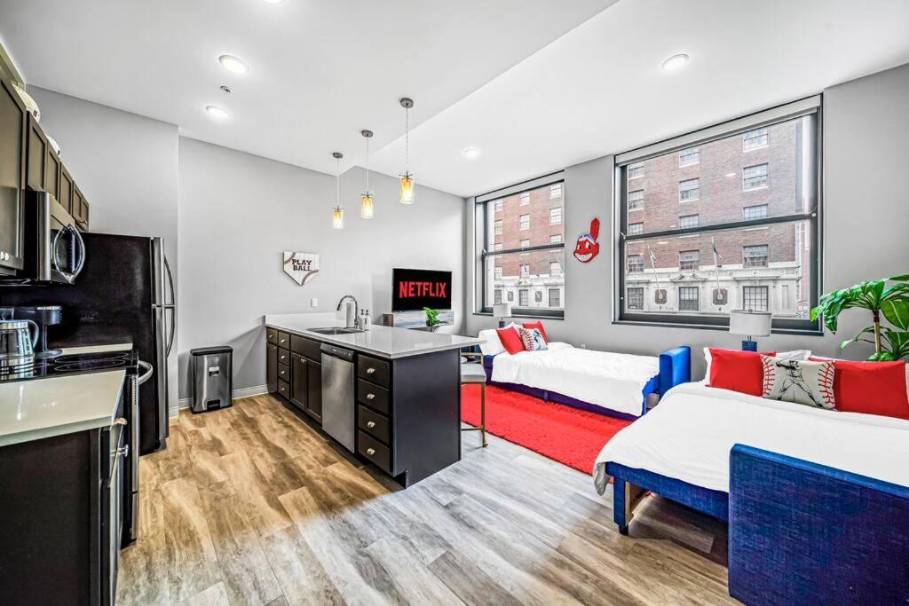 2Br Unit In The Heart Of Dt With View Of Playhouse Square, Pool & Gym Access- 305 Cleveland Exterior foto